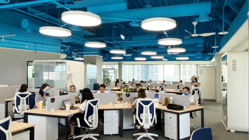 透過高雄據點的「AUO解決方案研發中心」建置，期強化南部人才的延攬及培育