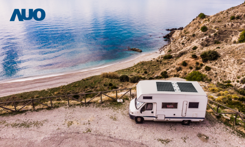 「可撓輕量化太陽光電板SunCurva」使用輕量特殊耐候型複合板取代傳統太陽能板的玻璃前板，不僅降低70%重量，每米平方僅3Kg；具有抗衝擊性能及通過電磁相容性測試，可應用於交通運輸工具，如露營車、遊艇等